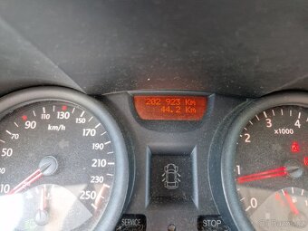 Renault Mégane 1.4i kombi rok 2004 nová STK - 13