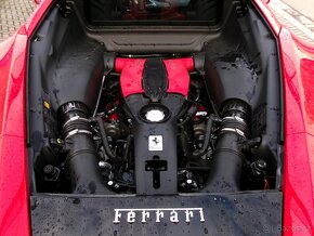 FERRARI F8 Tributo - 13