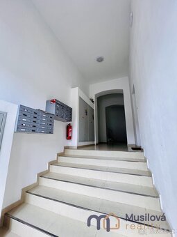 Pronájem bytu 3+kk 93 m2 - 13