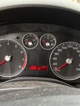 Auto Ford C-MAX - 13