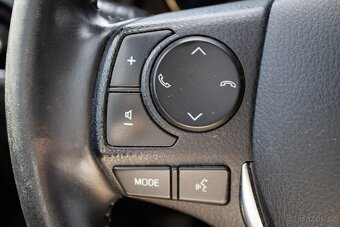 Toyota Auris 1.6 D-4D S&S Executive (2015). - 13
