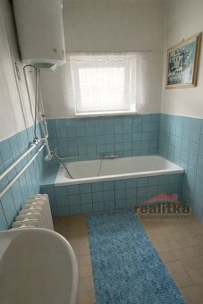 Prodej dvougeneračního domu se dvěma byty 3+kk, garáží a zah - 13