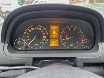 Mercedes Benz A 1,5 benzín, 70 KW, Automat - 13