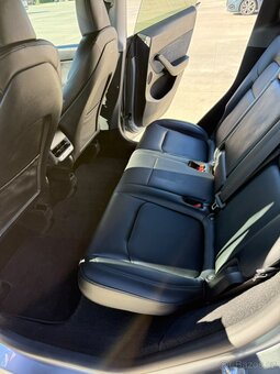Tesla Model Y RWD Basis 2024 (EU) 37700 € - 13