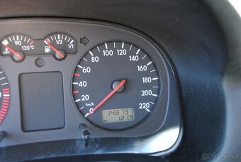 VW GOLF 4 1.4 55kW - klimatizace - naj. 148 000km - 13