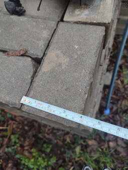 Dlažební betonové kostky / zámková dlažba přírodní 20x10x8cm - 13