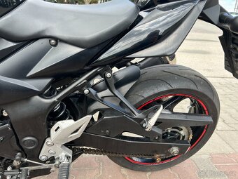 Suzuki GSR 750 2011 - 13