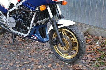 Honda VF 750F – RC15 - 13