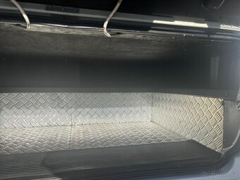 OBYTNÉ AUTO BURSTNER - ZIMNÍ VERZE AUTA , KRÁSNÝ STAV - 13