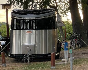 Prodám americký obytný přívěs Airstream BaseCamp - 13