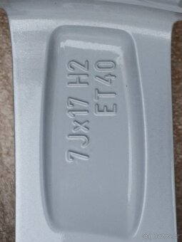 Pekna zánovní orig alu Škoda Superb 215/55/17 - 13