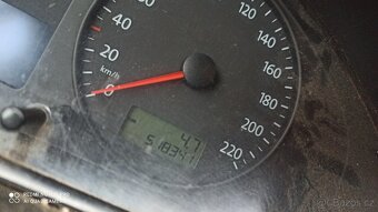 Prodám Vw Transporter T5 long 2.5TDI na opravu - 13