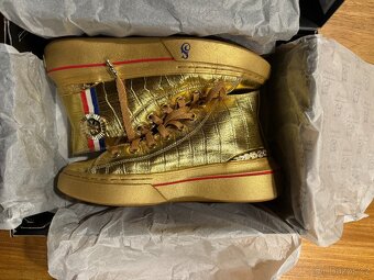 Limitovaná edice sběratelských tenisek Snoop Dogg Skechers - 13