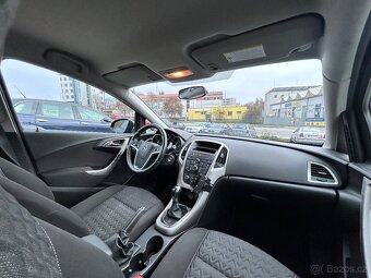 Opel Astra J 1,4 Turbo, 2013, šedá, STK 11/2026 - 13