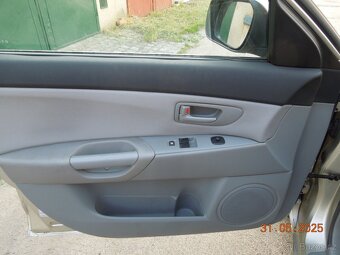Mazda 3 sedan benzín 1.6 77kW platná STK - 13