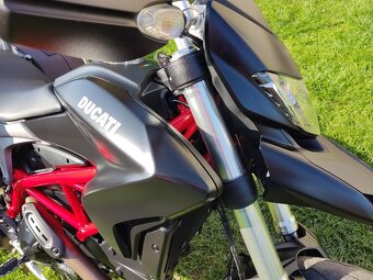 Ducati Hypermotard 821 (2014) po servisu, brašny - 13
