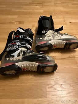 Lyžařský set - lyže, hůlky, boty. - 13