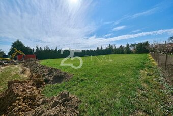 Pozemek na prodej určený k bydlení v obci Velká Jesenice, ok - 13