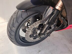 Kawasaki ZXR 750 - 13