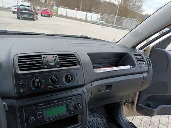 Škoda Roomster 1,4 16V,63kW,KLIMA,VÝHŘEV,SERV - 13