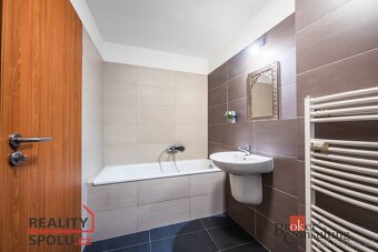 Převod dr. podílu, byty/2+kk, 55 m2, Hálkova 1725/15, 74705  - 13