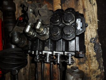 Prodám  náhradní díly na DESTA DVHM 2522-3222LX: Diferenciál - 13