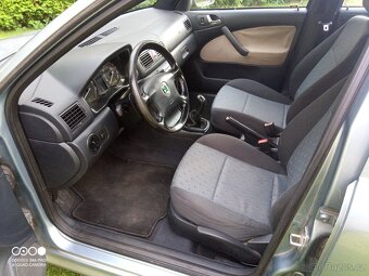 Prodám Škoda Octavia 1.6 benzín r.v.2002 - 13