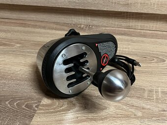 Thrustmaster T300 RS GT Edition + Řadící páka TH8A Shifter - 13