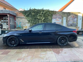 BMW M550i xDrive - 13