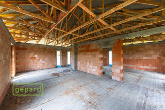 Prodej rozestavěného rodinného domu 200m2 s pozemkem 770m2,  - 13