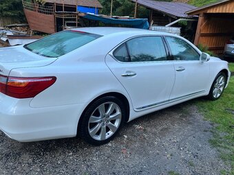 Prodám Lexus LS 600 h Long - 13