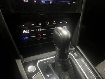 VW Passat B8 Variant 2.0TDI 110kW EVO DSG ACC Navi MATRIX - 13