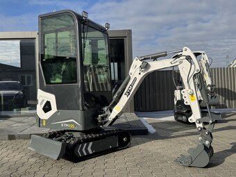 Minibagr XTM X10S PRO 2025 s kabinou - 13