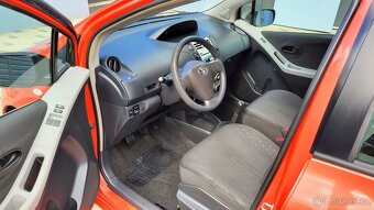 Toyota Yaris 1,0i - 51kw. HEZKÝ STAV - 1 MAJITEL. EURO 4 - 13