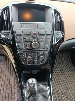 Opel Astra 1.4T - 13