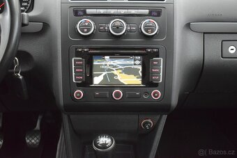 Volkswagen Touran 1,6 TDi 77 kW, 7-míst,NAVI,1.maj., - 13