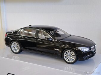 BMW 750LI 1:18 kyosho - 13