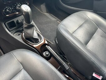 Dacia Duster 1.6 77kw r.v.2012 - 13