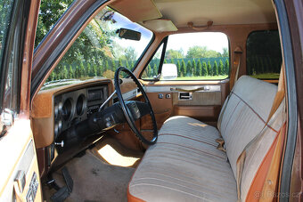 1988 GMC Suburban Sierra Classic 1500 2WD 5.7 V8 - 13