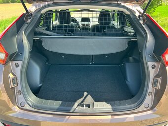 ► MITSUBISHI ECLIPSE CROSS 1.5T-MIVEC 120KW CLEARTEC TAŽNÉ - 13