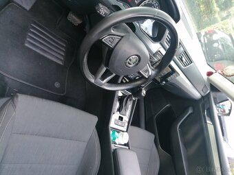 ŠKODA SUPERB 2,0TDi 110kw DSG GPS Panorama Xenon 2016 - 13