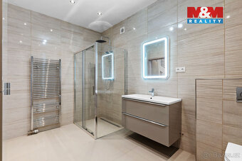 Prodej rodinného domu 6+kk, 276 m², Rabakov - 13