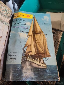 Časopisy, knihy, noviny - 13
