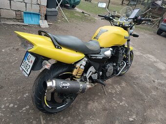 Yamaha XJR - 13