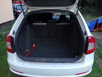 Skoda Octavia Combi 2,0 TDI RS havarovana, pojizdna - 13
