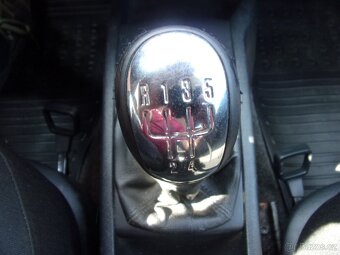 PRODÁM ŠKODA Fabia kombi 1,4 16V - 13
