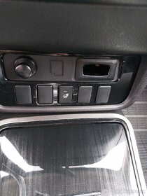 Mitsubishi Outlander 2.0 PHEV 4×4 2018 - 13