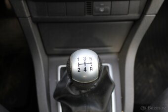 Ford Focus 1,6i 85KW, KLIMA, STK 9/2025, r.v. 2005 - 13
