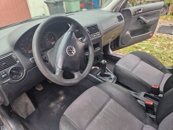 VW Golf 1,6 77kw - 13