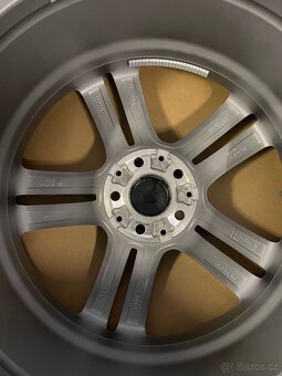 Original zimni Mercedes GLE r20 v167 c167 + 275/50/20 99% - 13